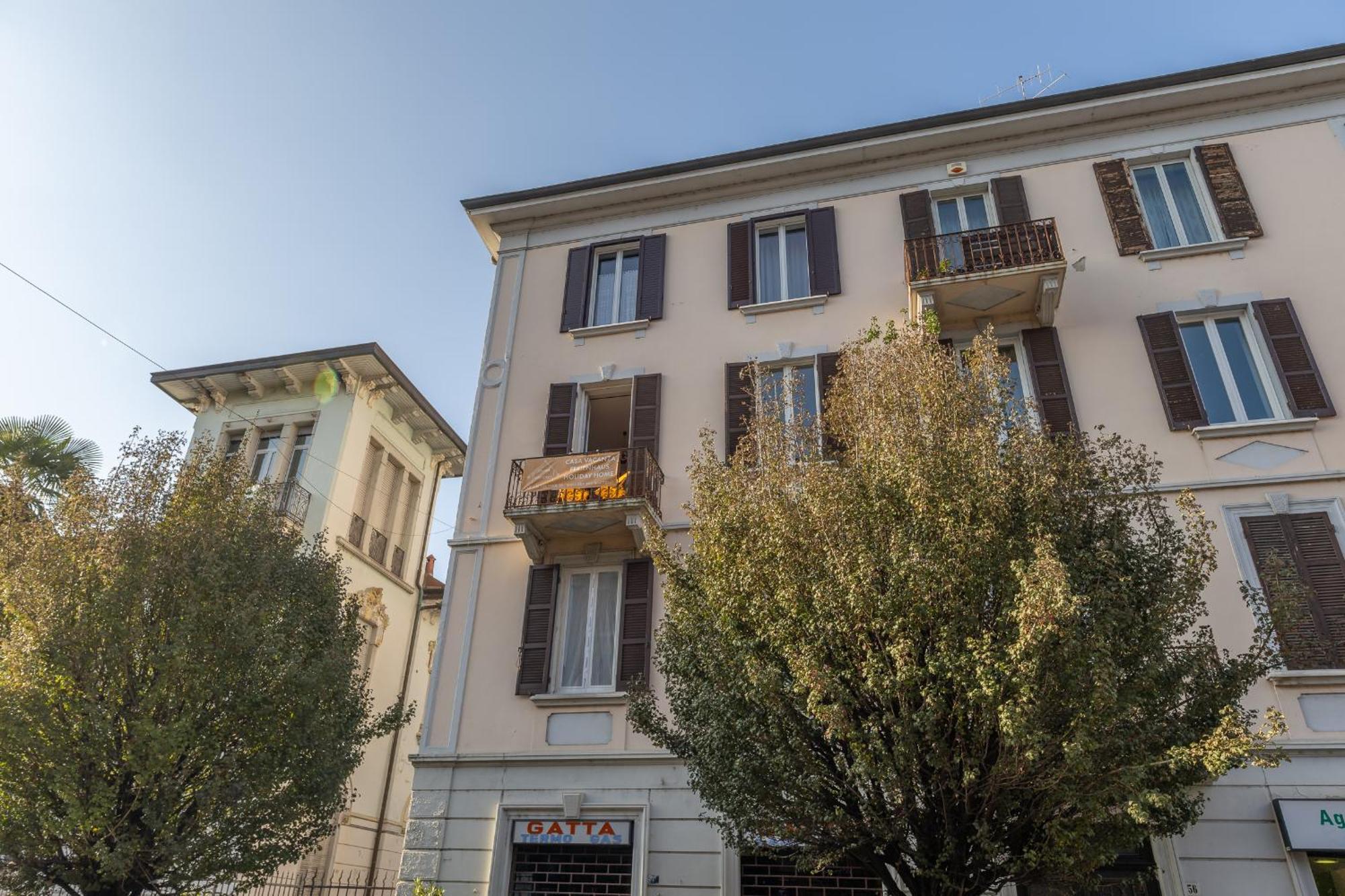 Casa Vacanza Dimora Vincenza Luino Exterior foto