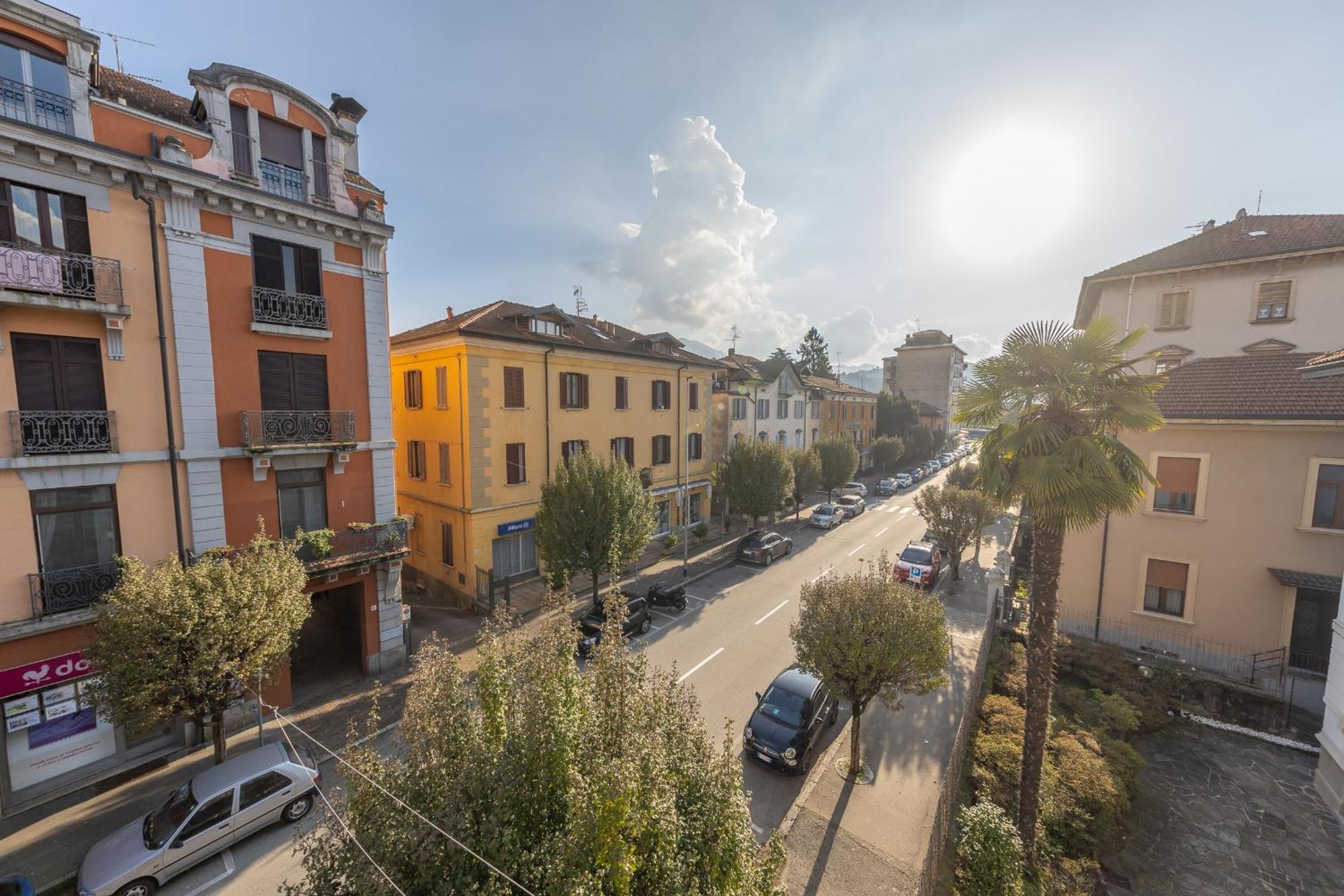 Casa Vacanza Dimora Vincenza Luino Exterior foto