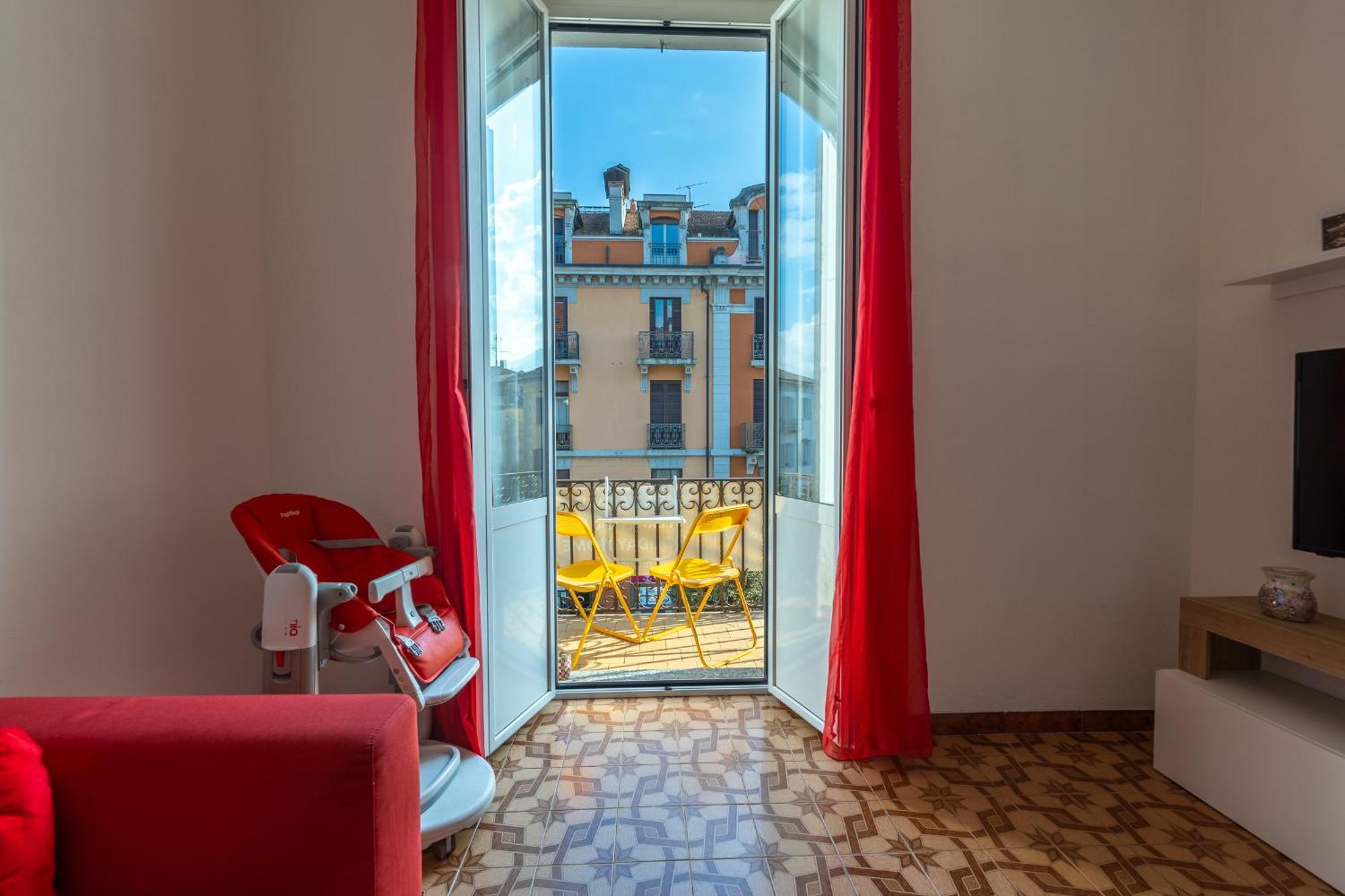 Casa Vacanza Dimora Vincenza Luino Exterior foto